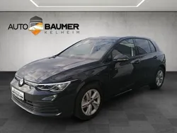Uranograu Gebraucht 2023 VW Golf VIII Life Limousine | 26.440 € (Fairer Preis)