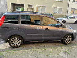 Grau Gebraucht 2007 Mazda 5 Van / Kleinbus | 1.950 € (Fairer Preis)
