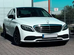Weiß Gebraucht 2019 Mercedes C220 Limousine | 26.000 € (Etwas zu teuer)