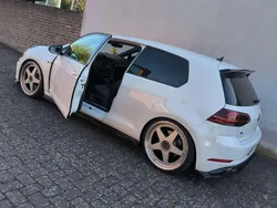 Weiß Gebraucht 2017 VW Golf Coupé | 28.000 €