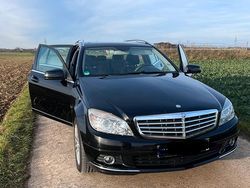 Schwarz Gebraucht 2010 Mercedes 220 Kombi | 6.500 €
