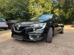 Schwarz Gebraucht 2016 Renault Mégane III Limousine | 5.900 €