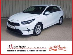 Carraraweiss Neu 2025 Kia Ceed Kleinwagen | 23.545 € (Etwas zu teuer)