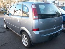 Silber Gebraucht 2005 Opel Meriva Van / Kleinbus | 2.790 € (Teuer)