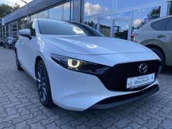 Snowflake white metallic Gebraucht 2025 Mazda 3 Sky Limousine | 25.980 €