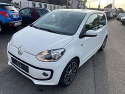 Weiß Gebraucht 2015 VW up! move up! Kleinwagen | 8.600 € (Etwas zu teuer)