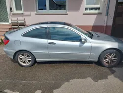 Silber Gebraucht 2002 Mercedes C200 Coupé | 1.000 €