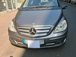 Grau Gebraucht 2007 Mercedes B180 Van / Kleinbus | 1.100 € (Fairer Preis)