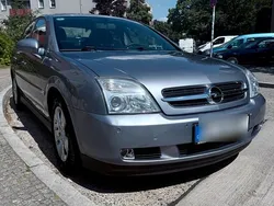 Grau Gebraucht 2004 Opel Vectra Limousine | 4.400 €