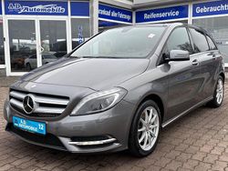 Grau Gebraucht 2013 Mercedes 220 Kombi | 15.790 €