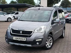 Grau Gebraucht 2015 Peugeot Partner Tepee Active Van / Kleinbus | 11.380 € (Etwas zu teuer)