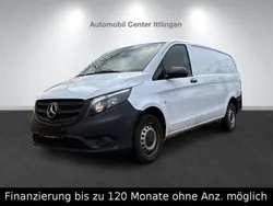 Weiß Gebraucht 2023 Mercedes Vito Van / Kleinbus | 26.990 €