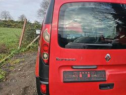 Rot Gebraucht 2010 Renault Kangoo Kombi | 2.999 € (Fairer Preis)