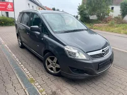 Grau Gebraucht 2011 Opel Zafira OPC Van / Kleinbus | 3.999 € (Fairer Preis)