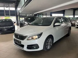 Weiß Gebraucht 2019 Peugeot 308 Allure Kombi | 13.390 € (Fairer Preis)