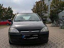 Schwarz Gebraucht 2005 Opel Corsa Kombi | 1.000 € (Fairer Preis)