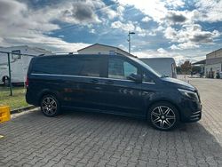 Blau Gebraucht 2018 Mercedes V250 Van / Kleinbus | 36.500 € (Fairer Preis)