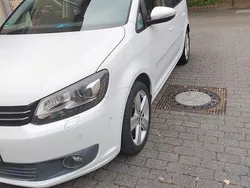 Grau Gebraucht 2010 VW Touran Van / Kleinbus | 6.900 € (Fairer Preis)