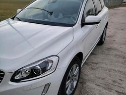 Weiß Gebraucht 2016 Volvo XC60 SUV | 19.900 € (Fairer Preis)