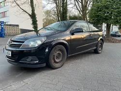 Schwarz Gebraucht 2005 Opel Astra GTC Limousine | 1.290 € (Fairer Preis)