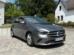 Grau Gebraucht 2019 Mercedes B200 Progressive Van / Kleinbus | 15.500 € (Superpreis)