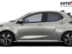 Shimmering silver meta... Neu 2025 Toyota Yaris Hybrid Kleinwagen | 23.346 € (Superpreis)