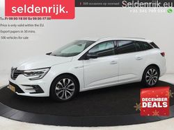 Weiß Gebraucht 2021 Renault Mégane IV Business Limousine | 12.900 € (Etwas zu teuer)