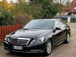 Schwarz Gebraucht 2011 Mercedes E350 Elegance Limousine | 12.999 € (Fairer Preis)