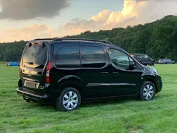 Schwarz Gebraucht 2018 Citroën Berlingo PureTech Van / Kleinbus | 12.500 € (Fairer Preis)