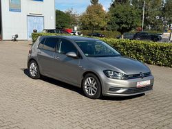 Grau Gebraucht 2018 VW Golf VII Comfortline Limousine | 10.990 € (Superpreis)