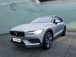 Silber Gebraucht 2024 Volvo V60 CC Kombi | 46.250 € (Fairer Preis)