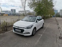 Weiß Gebraucht 2015 Hyundai i20 Style Kleinwagen | 6.800 € (Guter Preis)
