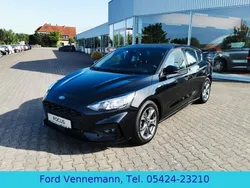 Schwarz Gebraucht 2020 Ford Focus ST-Line Limousine | 13.650 € (Fairer Preis)