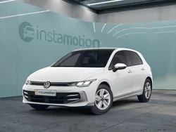 Weiß Gebraucht 2024 VW Golf VIII Life Limousine | 26.990 € (Fairer Preis)