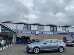 Blau Gebraucht 2017 Volvo V90 Momentum Kombi | 18.950 € (Fairer Preis)