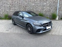Grau Gebraucht 2019 Mercedes C300 AMG line Limousine | 21.999 € (Etwas zu teuer)