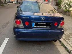 Blau Gebraucht 2000 Lexus IS200 Limousine | 3.000 € (Etwas zu teuer)