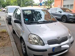 Silber Gebraucht 2004 Toyota Yaris Kleinwagen | 1.299 € (Fairer Preis)