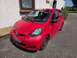 Rot Gebraucht 2009 Toyota Aygo Kleinwagen | 899 € (Superpreis)