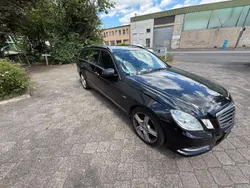 Schwarz Gebraucht 2010 Mercedes E350 Avantgarde Limousine | 12.700 € (Fairer Preis)