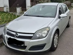 Silber Gebraucht 2006 Opel Astra Edition Limousine | 2.600 € (Fairer Preis)