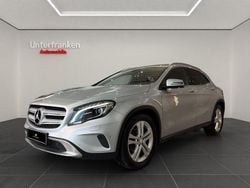 Silber Gebraucht 2015 Mercedes GLA180 Urban SUV | 13.980 € (Fairer Preis)