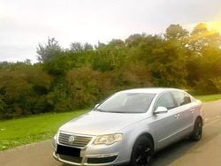 Silber Gebraucht 2016 VW Passat Limousine | 2.400 €