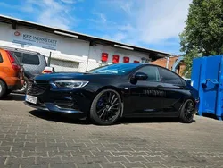 Blau Gebraucht 2017 Opel Insignia Business Limousine | 10.000 € (Etwas zu teuer)