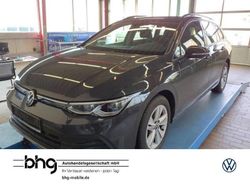 Grau Gebraucht 2024 VW Golf VIII Life Kombi | 21.930 € (Fairer Preis)