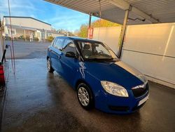 Blau Gebraucht 2009 Skoda Fabia Classic Kleinwagen | 1.600 € (Guter Preis)