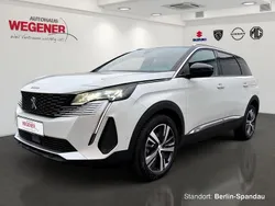 Perlmuttweiß met. Gebraucht 2023 Peugeot 5008 Allure Van / Kleinbus | 28.590 € (Fairer Preis)