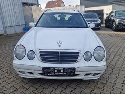 Weiß Gebraucht 2001 Mercedes E240 Classic Kombi | 2.599 € (Fairer Preis)