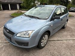 Blau Gebraucht 2006 Ford Focus Kombi | 990 € (Guter Preis)
