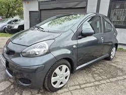 Grau Gebraucht 2011 Toyota Aygo Basis Kleinwagen | 3.490 € (Fairer Preis)